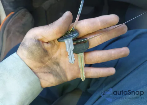 2002 Toyota Echo z USA, uszkodzony, nr VIN JTDBT123320223374